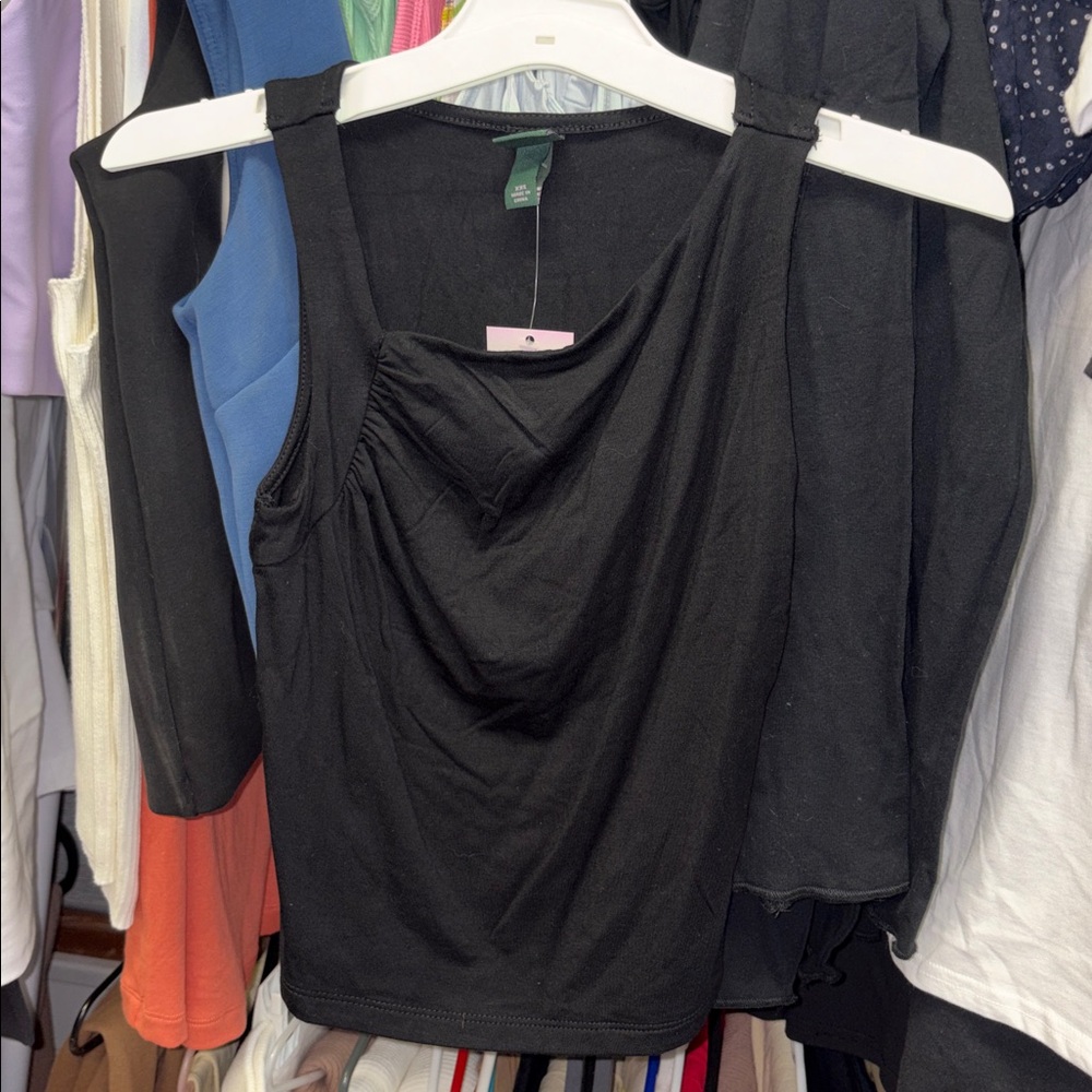 5/$10 Black tank top